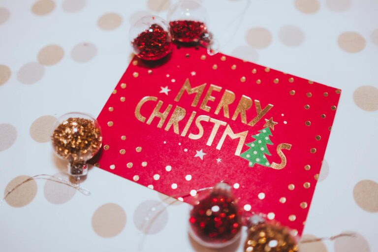 Perfekte Weihnachtskarte schreiben: Tipps & Beispiele